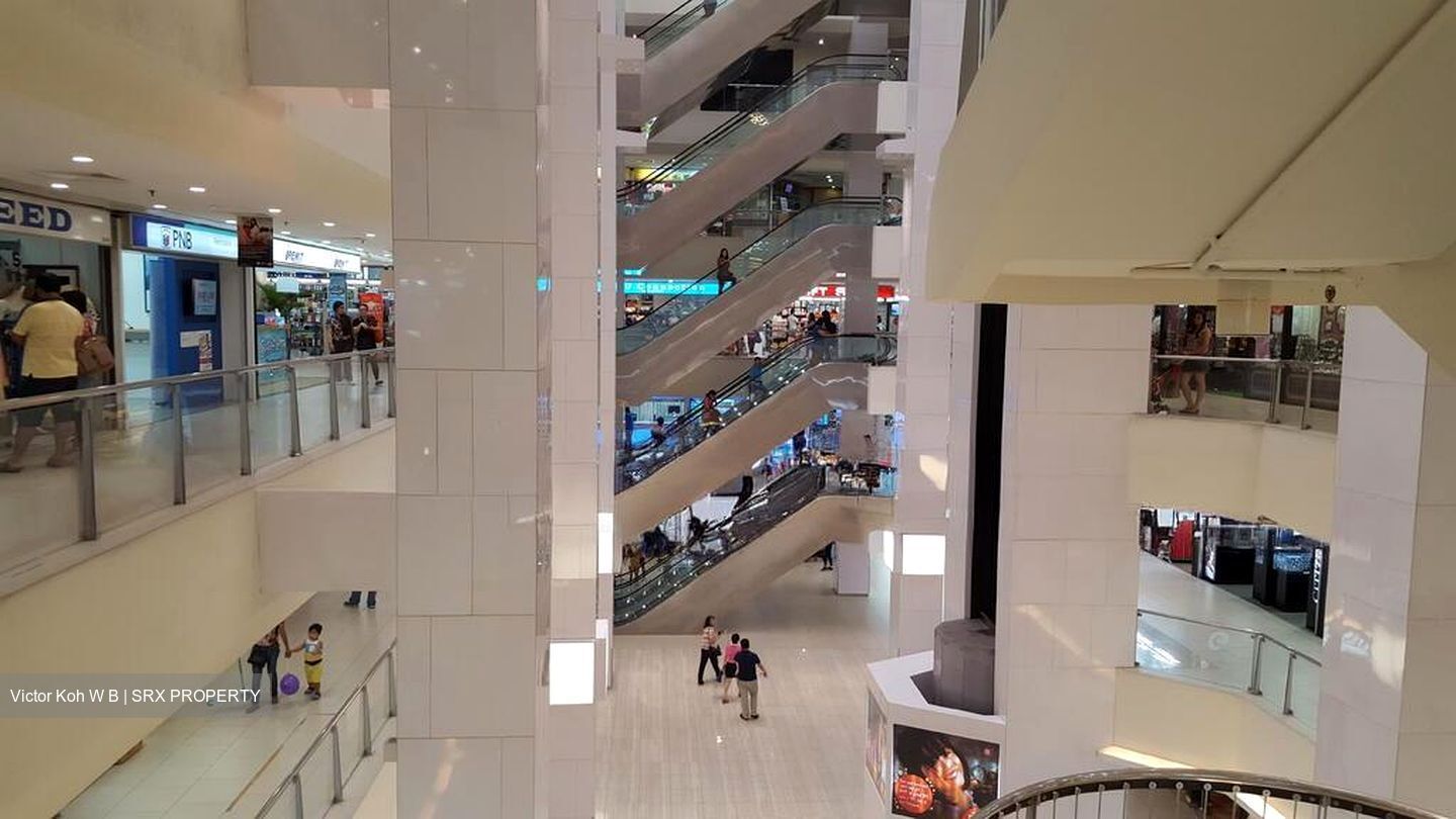 Lucky Plaza (D9), Retail #503857571
